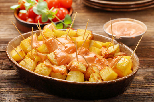 Bravas
